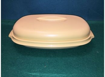 Tupperware Yellow Oval Covered Vegetable Serving Dish W/ White Strainer 3 Piece Set.