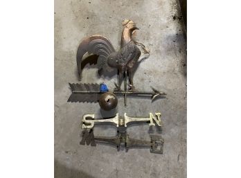 VINTAGE COPPER AND BRASS ROOSTER WEATHER VANE W/ DIRECTIONALS