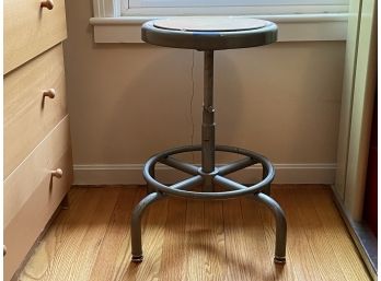 VINTAGE INDUSTRIAL METAL STOOL