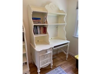 Lexington Furniture White Knee Hole Desk With Hutch