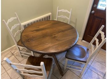 Round Wood Pedestal Table With 4 Chairs Made In Canada