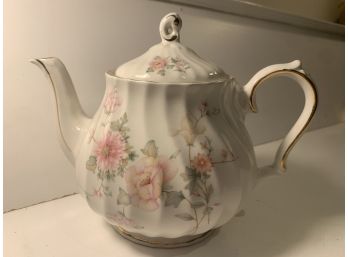 Sadler Fine China Teapot, England, Gold Leaf