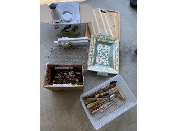 Miscellaneous Kitchen Lot