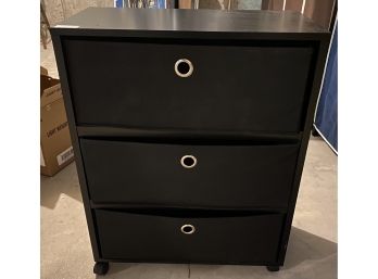 Storage Shelf With Cloth Baskets