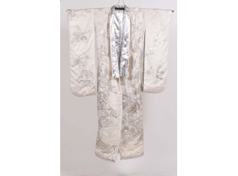 Outstanding White Kimono With Silver Embroidery