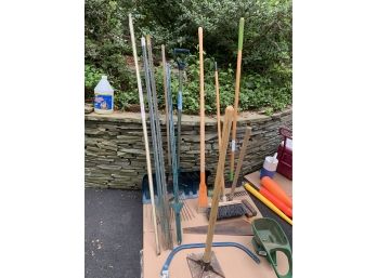 Garden Tools: Large Lot