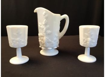 Vintage Westmoreland Glass Milk Glass Grapes Pitcher And 2 Goblets