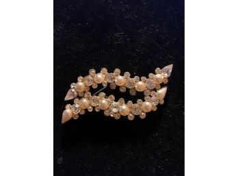 Vintage Bar Pin With Pasted Rhinestones And Simulated Pearls