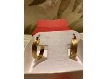 Vintage Gold Tone Unsigned Hoop Earrings