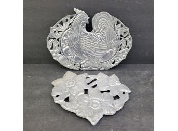 Lenox Rooster Expandable Metal Trivet With Flower Trivet