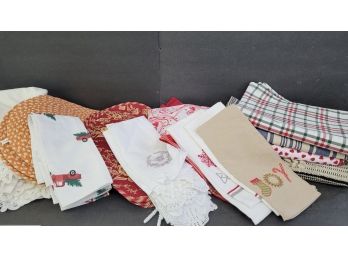Mixed Lot Of Table Runners, Place Mats, Napkins And Tea Towels