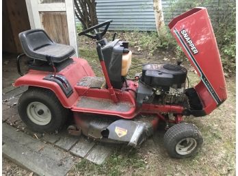 Snapper L1333G Ride On Mower With Attachments
