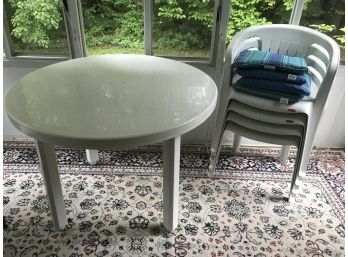 40' Round Plastic Table & Four Rubbermaid Chairs
