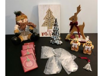 Snowman Storage Jar, Sign, Variety Of New Ornaments, S/p Ginger Bread Men, New Yankee Candle Tree, Wooden Deer