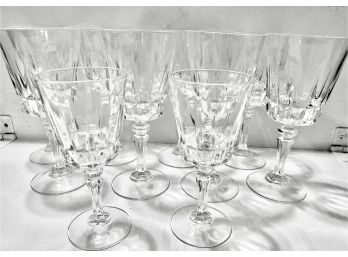 Lot Of 8 Goblet Style Wine Glasses