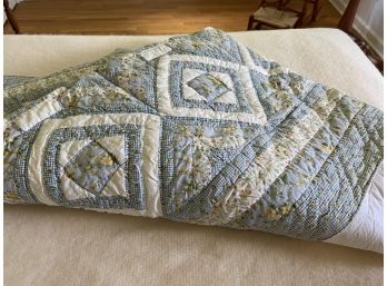 Vintage  Twin Bed Quilt Blues & White