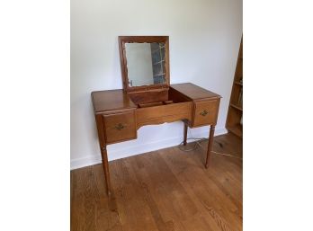 Stiehl Furniture Vintage Vanity Table