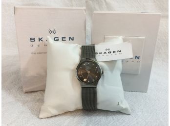 Brand New SKAGEN Unisex Watch - Diamonmd Collection - New In Box - Great Gift Idea - VERY NICE WATCH !