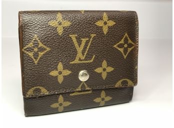 Fantastic Guaranteed Authentic LOUIS VUITTON Card / Photo Case / Wallet - Current Retail $469 - Great Piece !