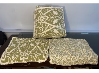 Full Size Comforter With Two Matching Pillow Covers