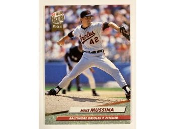 HOF Mike Mussina RC - '92 Fleer Ultra Featured Rookie