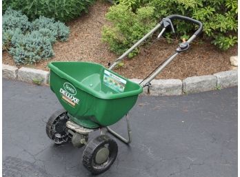 Scotts Turfbuilder Deluxe Edguard Broadcast Spreader