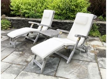 A Pair Of Outdoor Teak Steamer Chairs And A Cocktail Table - Solid Cushions