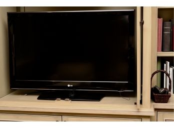 LG 42' Flat Screen Television + Remote