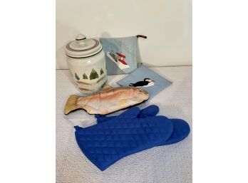 Cookie Jar, Potholders With Fish And Seaside Theme