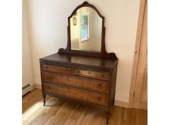 Very Pretty Vintage Berkey & Gay Dresser With Mirror