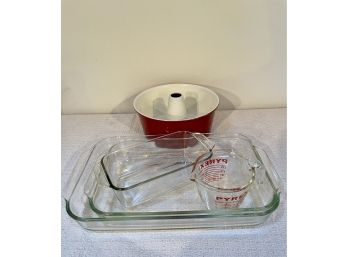 Pyrex Bakeware And Bundt Pan