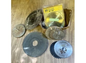 Workshop - Lot Of Sawblades And Sanding Supplies