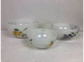 Anchor Hocking 'Fire King' Milk Glass Nesting Mixing Bowls - 3 Pieces