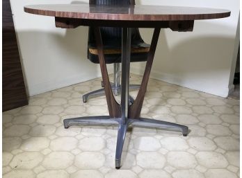 Fantastic Vintage CHROMCRAFT Kitchen / Dining Table - Faux Woodgrain Formica - With One Leaf GREAT TABLE !