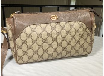 Absolutely Authentic 1980s GUCCI Brown GG Pattern - FANTASTIC Piece With Original Sleeper Bag - NICE PIECE !