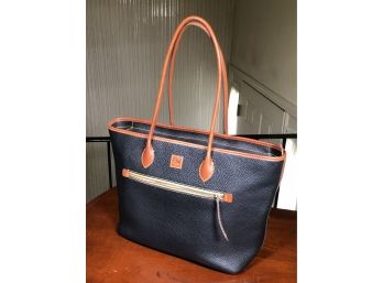 Fantastic Like New DOONEY & BOURKE Navy Blue Leather Purse / Bag - Pebble Grain All Weather Leather - NICE !