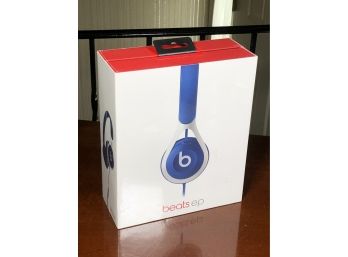 FANTASTIC ! Brand New Genuine BEATS EP Headphones DR. DRE - Model - Blue Color A1746 - Paid Over $200 New