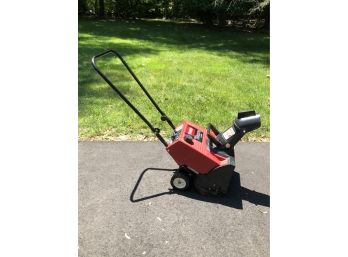 Great TORO - POWERLITE E Snow Thrower / Blower - Gas Powered - Manual & Electric Start - Runs PERFECTLY