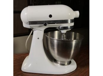 KITCHEN AID / HOBART Classic Stand Mixer In White - Tested Works Perfectly - Model K45SS - With Bowl  / Beater