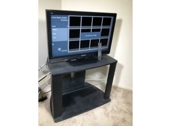 32' PANASONIC TCL32C2 Flat Screen Television With Remote - Tested Works Fine - Comes With Nice Stand