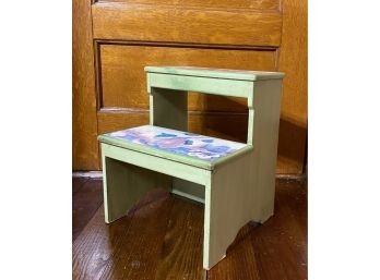 Solid Wood & Sturdy Step Stool With Fruit Motif Steps