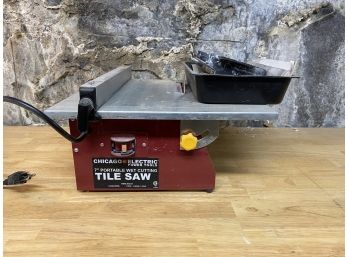 Chicago Portable 7'' Tile Saw