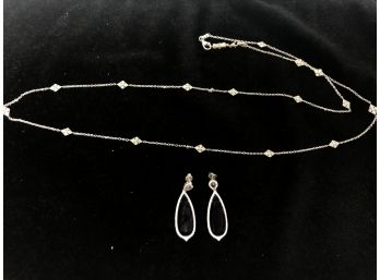 Elegant Vintage Drop Earrings And Chain Necklace