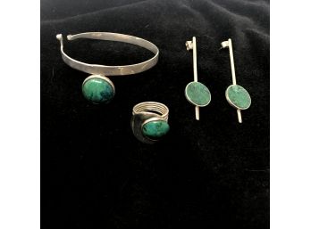 Gorgeous Set With Green Turquoise Set In Sterling