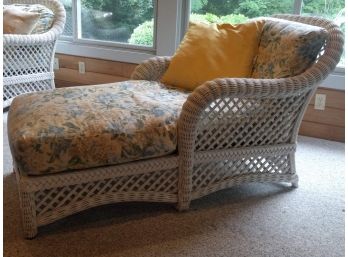 White Wicker Lounge Seat