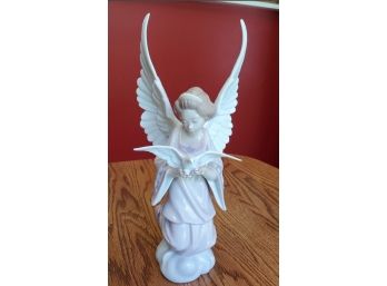 Lladro Hand- Made In Spain Large Winged ' Angel Of Peace' Holding A Dove No. 6131