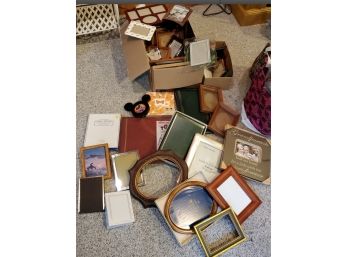 Large Lot Of Assorted Sizes & Materials Photo Frames & Photo Albums