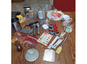 Treasure Kitchen Lot- Over 50 Items!