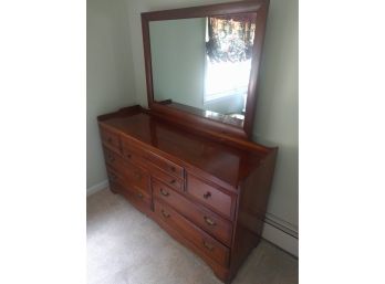 Dresser With Mirror