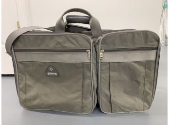 Gray Samsonite Duffle With Lots Of Pockets: